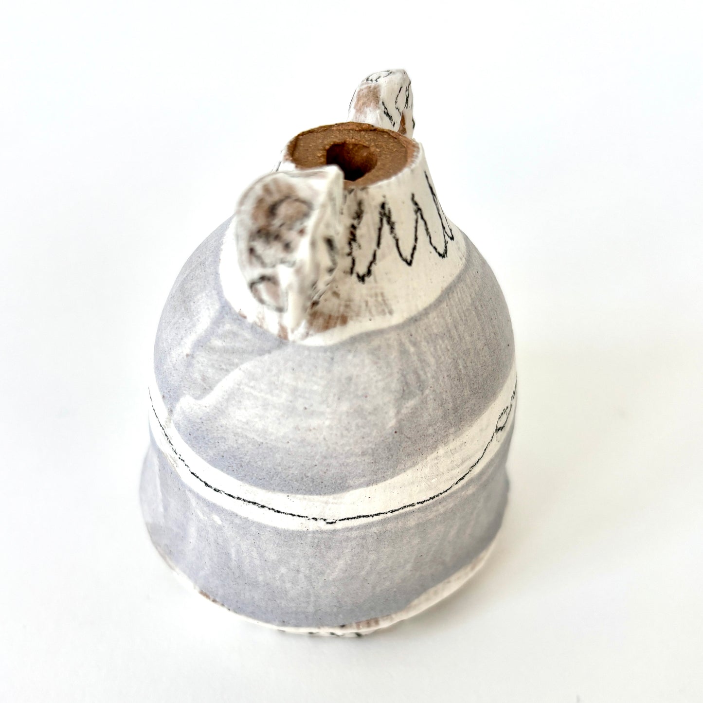 wisteria stripe sketch round handles