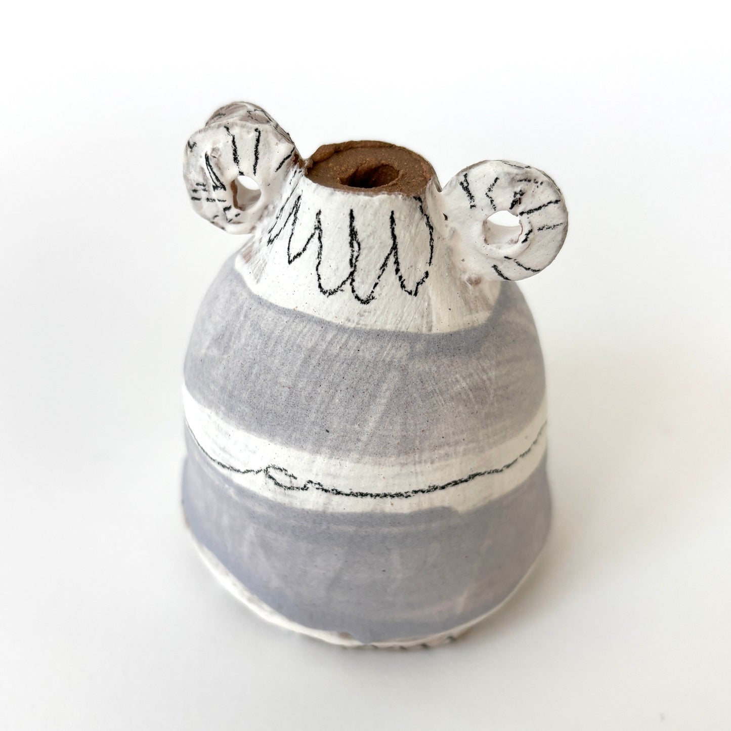 wisteria stripe sketch round handles