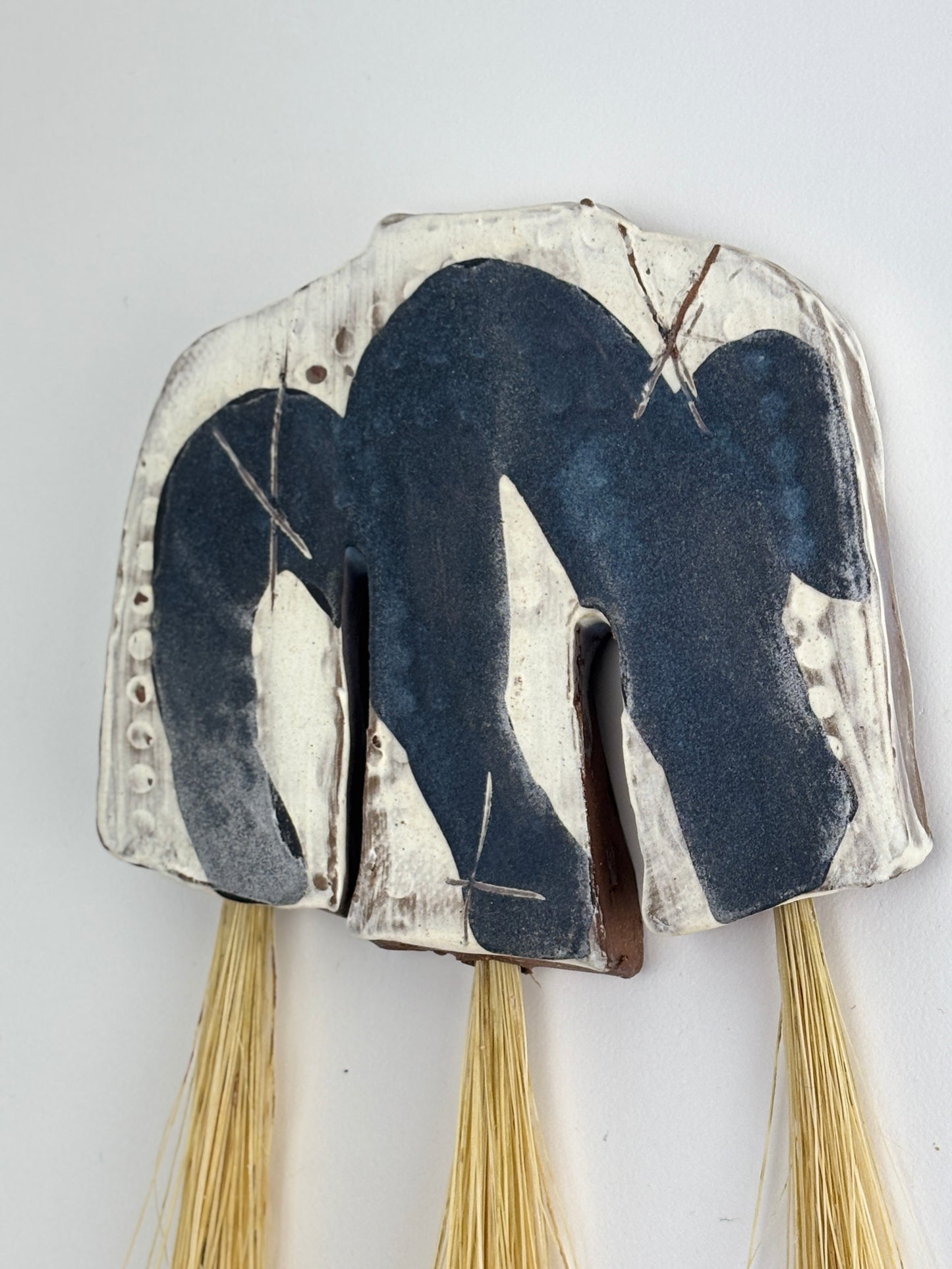 Arch brush black and white markings