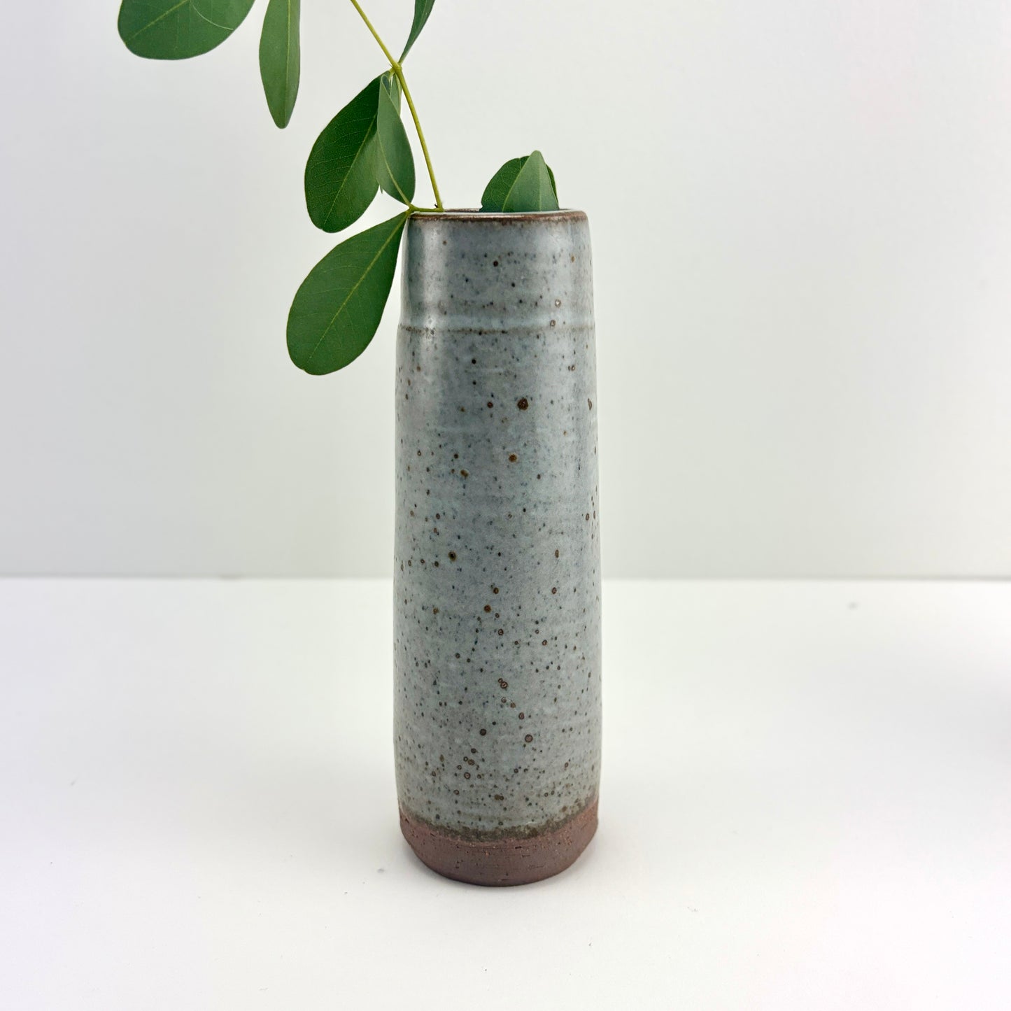 Slim dark clay rim vase 1, Haze