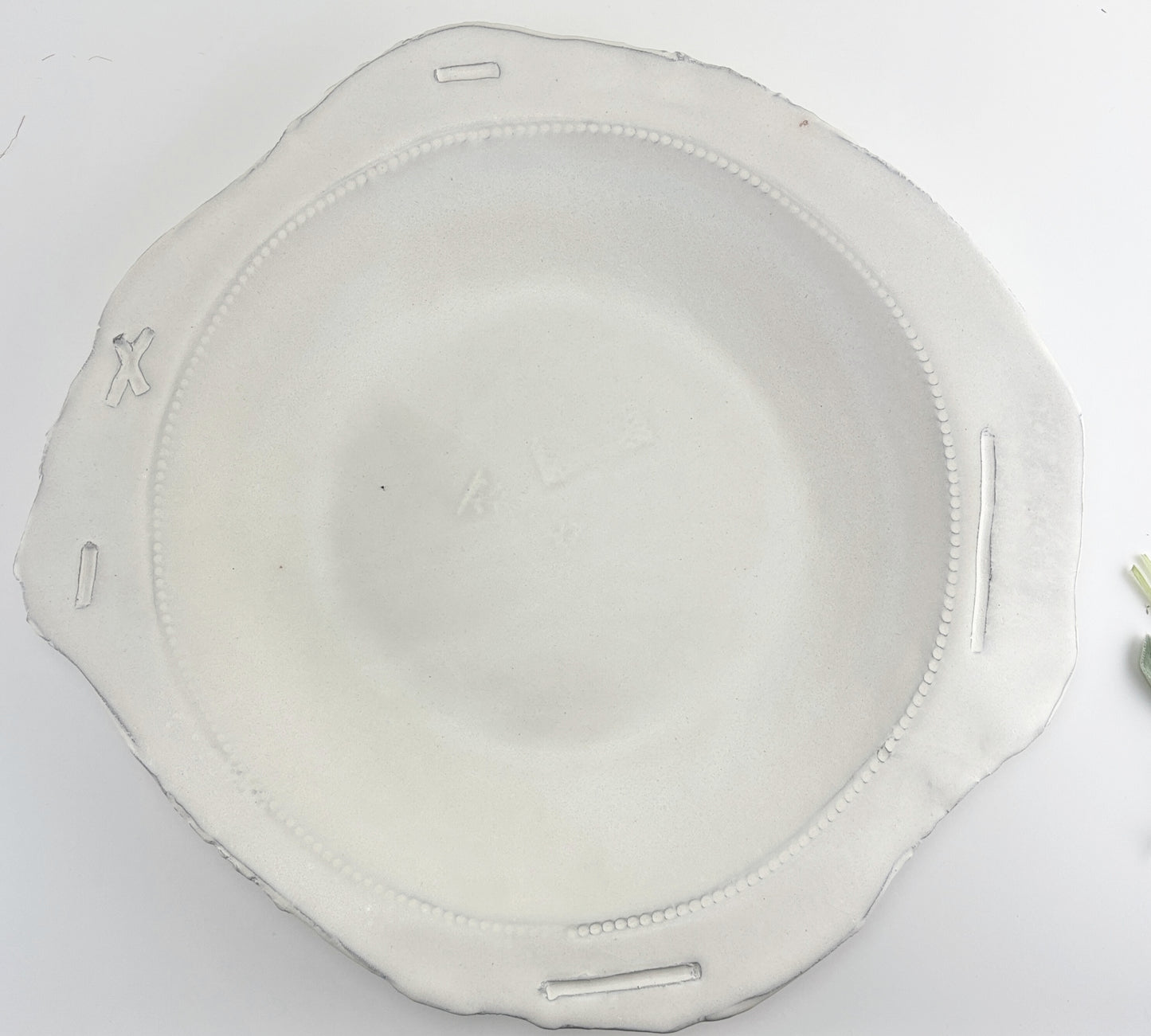 Spacious bowl 2 Cumulus white Xs and dashes
