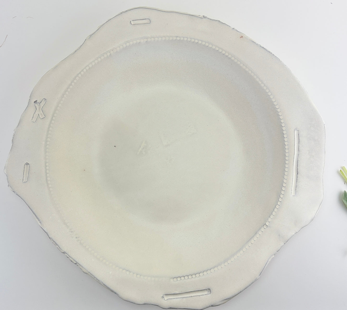 Spacious bowl 2 Cumulus white Xs and dashes