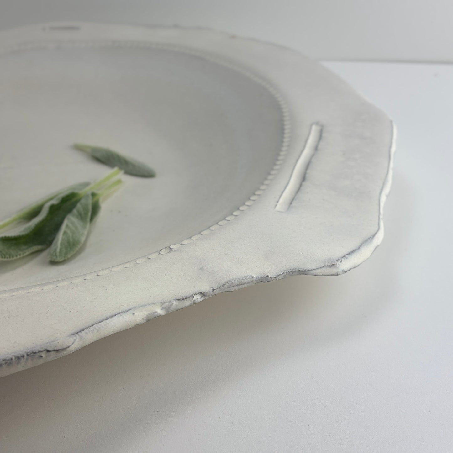 Spacious bowl 2 Cumulus white Xs and dashes