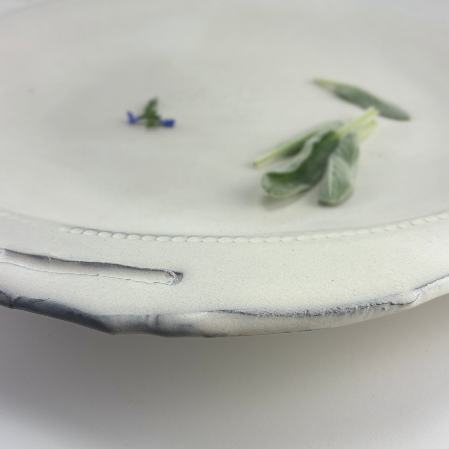 Spacious bowl 2 Cumulus white Xs and dashes